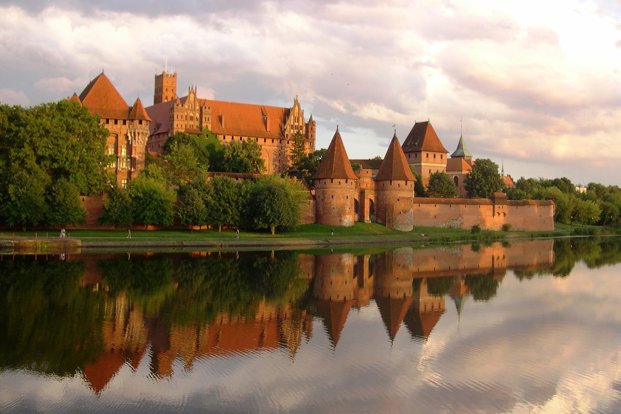 Malbork Caste - An easy day trip from Gdansk by train or guided tour