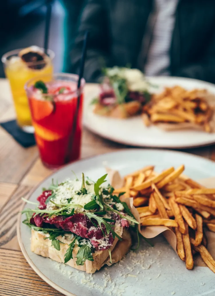 These are the 13 best cafés & restaurants in Kraków!