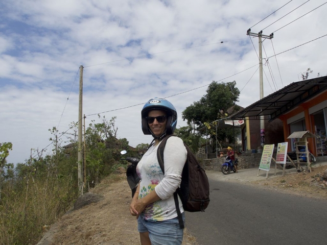 sabrina with a funy helmet 1024x768 640x480 - Eine Reise mit Freunden