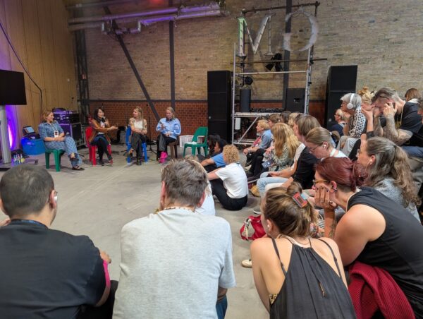 Podiumsdiskussion: "Wer hat Angst vor den Wechseljahren?"