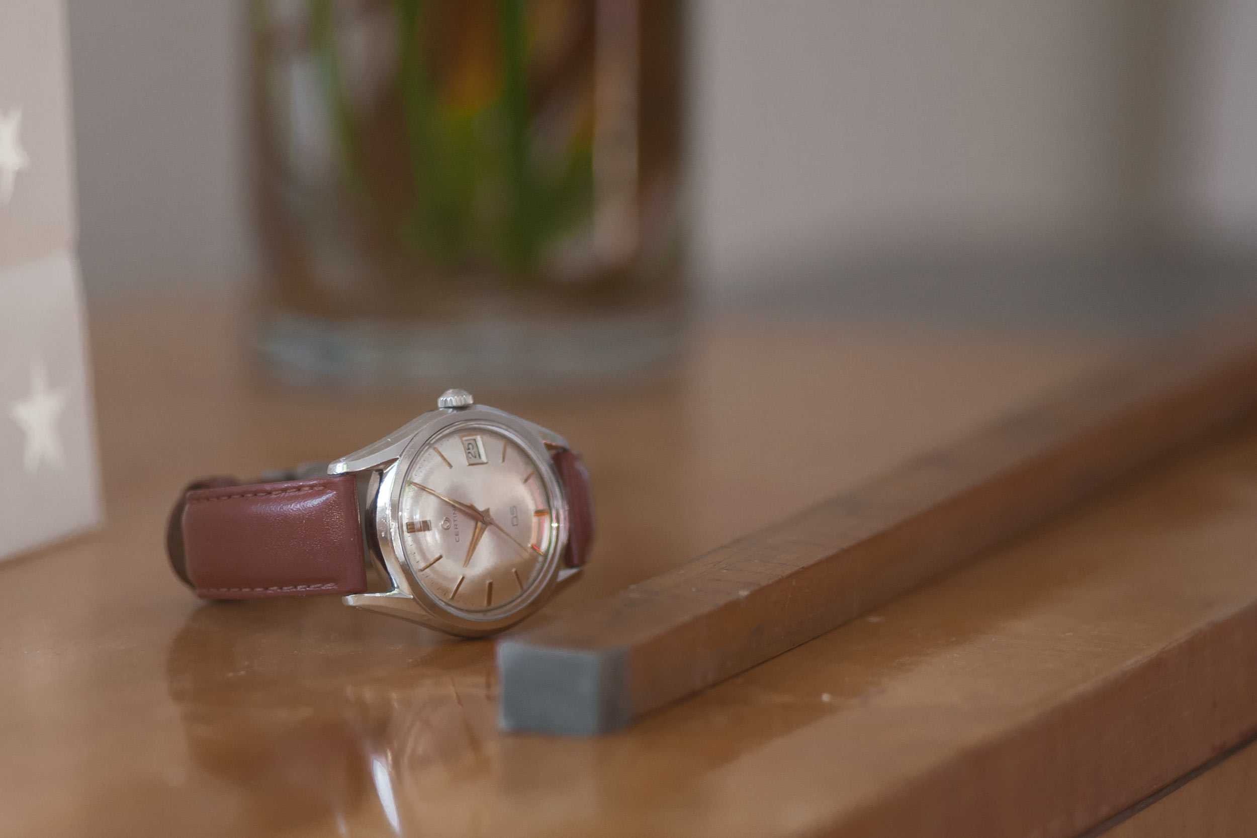 The classic wrist watch Urmaker Erik Sutterud Cie