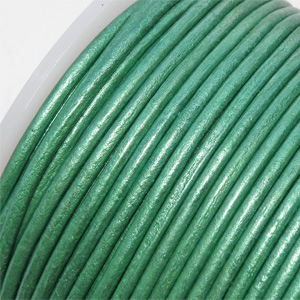 Äkta lädersnöre metallic ”Emerald” 1 mm