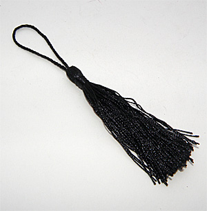 Silkig tofs svart 13,5 cm