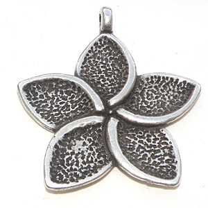 Antiksilverfärgat hänge blomma 50×41 mm