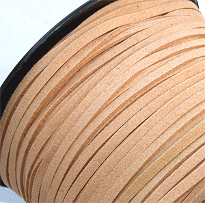 Syntetiskt mockaband naturbeige 3 mm