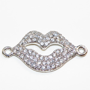 Silverfärgad metallconnector med strass lips 37×20 mm