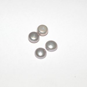 Sötvattenpärla halvborrad silvergrå ca 5 mm