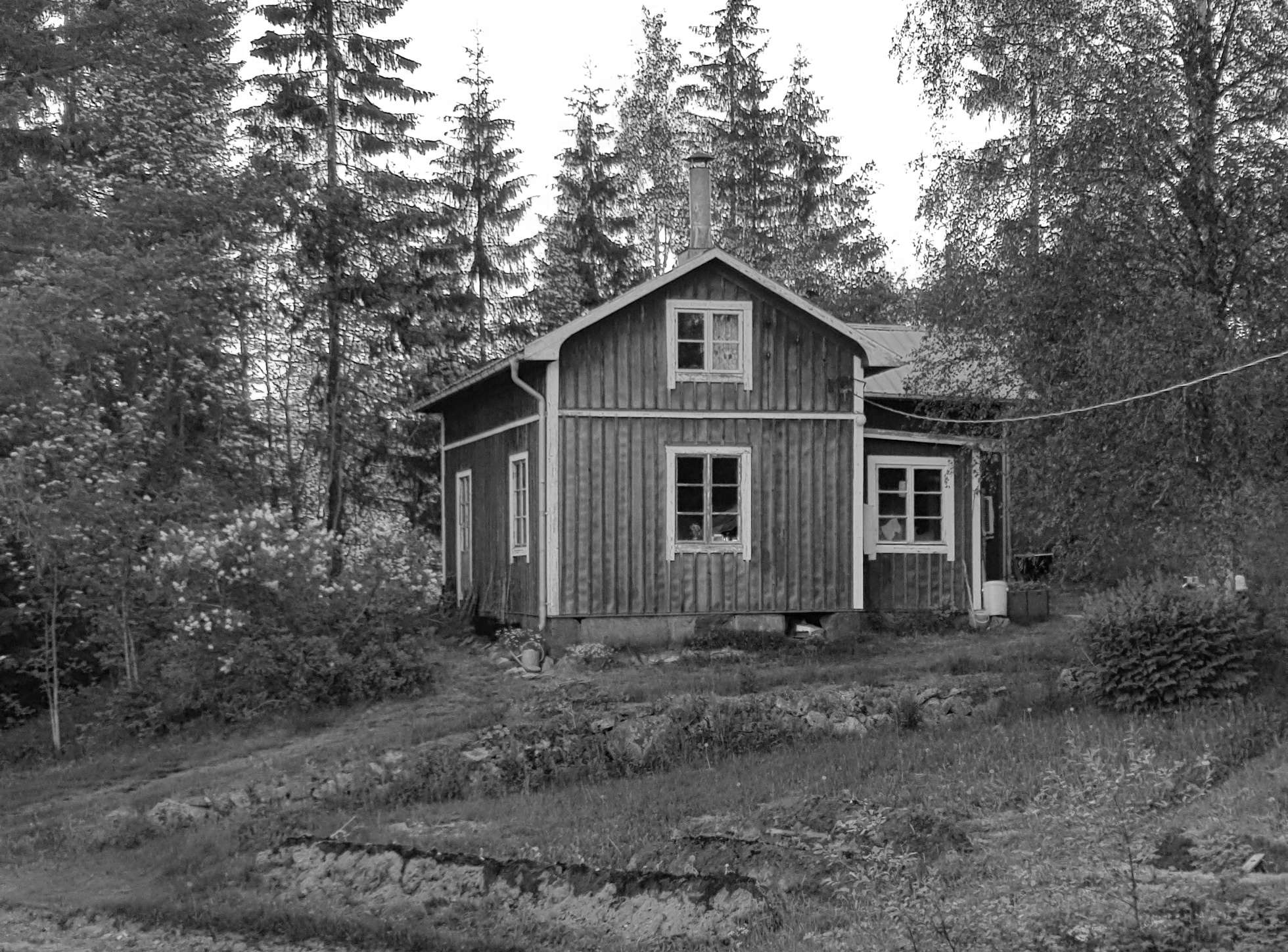 svarttorpet-sommar-svartvit
