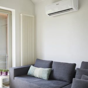 De nya miljövänliga Vaillant climaVAIR VAI8050WN luft/luft värmepumpar kombinerar flexibilitet och effektivitet för maximal komfort.