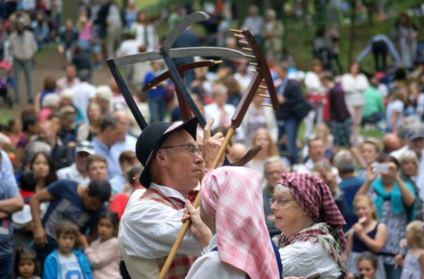  عيد منتصف السويد: أكثر عيد شعبي على الإطلاق