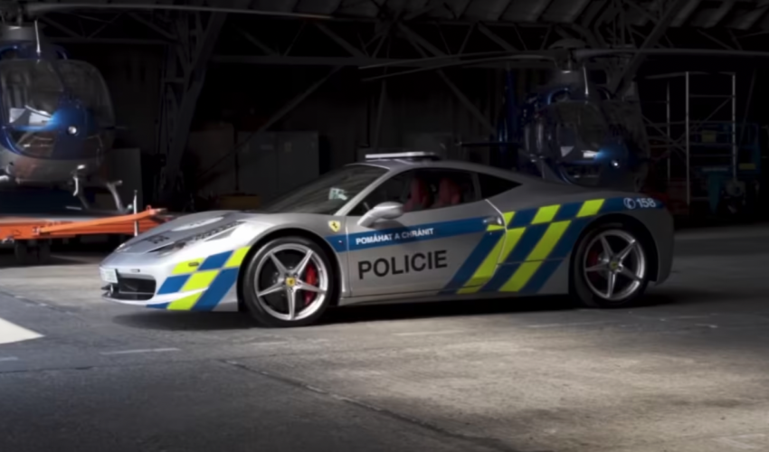  سيارة جديدة للشرطة تستطيع القيادة بسرعة 325 كلم/ ساعة