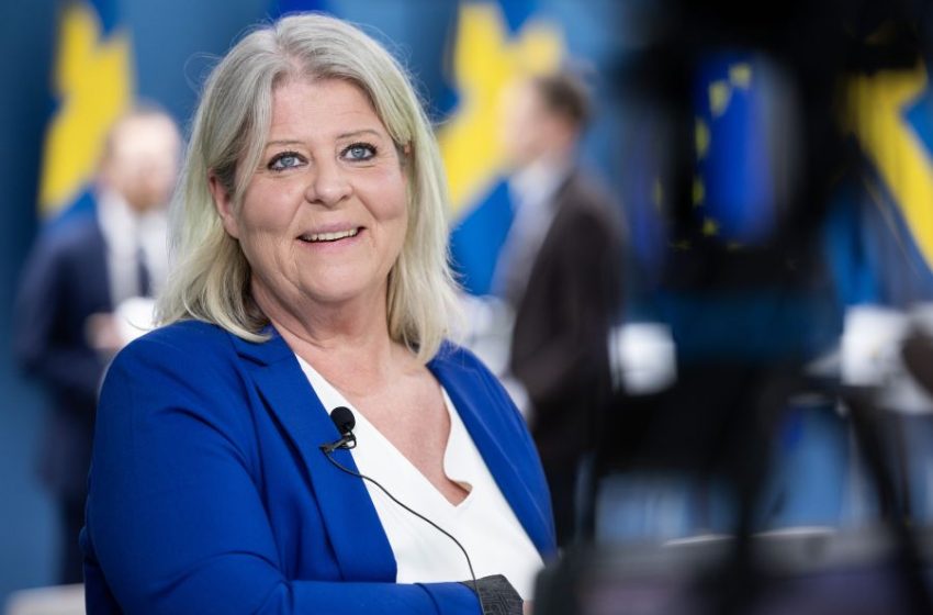  السويد تريد قطع المساعدات المالية عن العائلات التي ترفض التعاون مع السوسيال