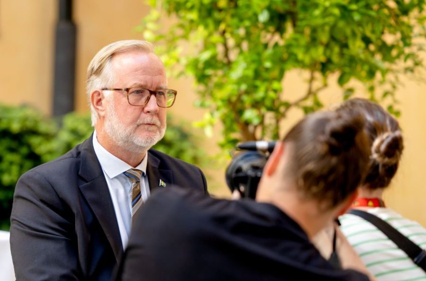  مسؤول سويدي: الحكومة تراجع ما إذا كان يمكن حظر حرق القرآن قانونيّاً