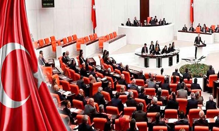 البرلمان التركي يعقد جلسة استثنائية