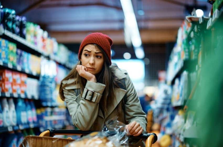 انخفاض أسعار الألبان.. وبقية المواد في ارتفاع مستمر