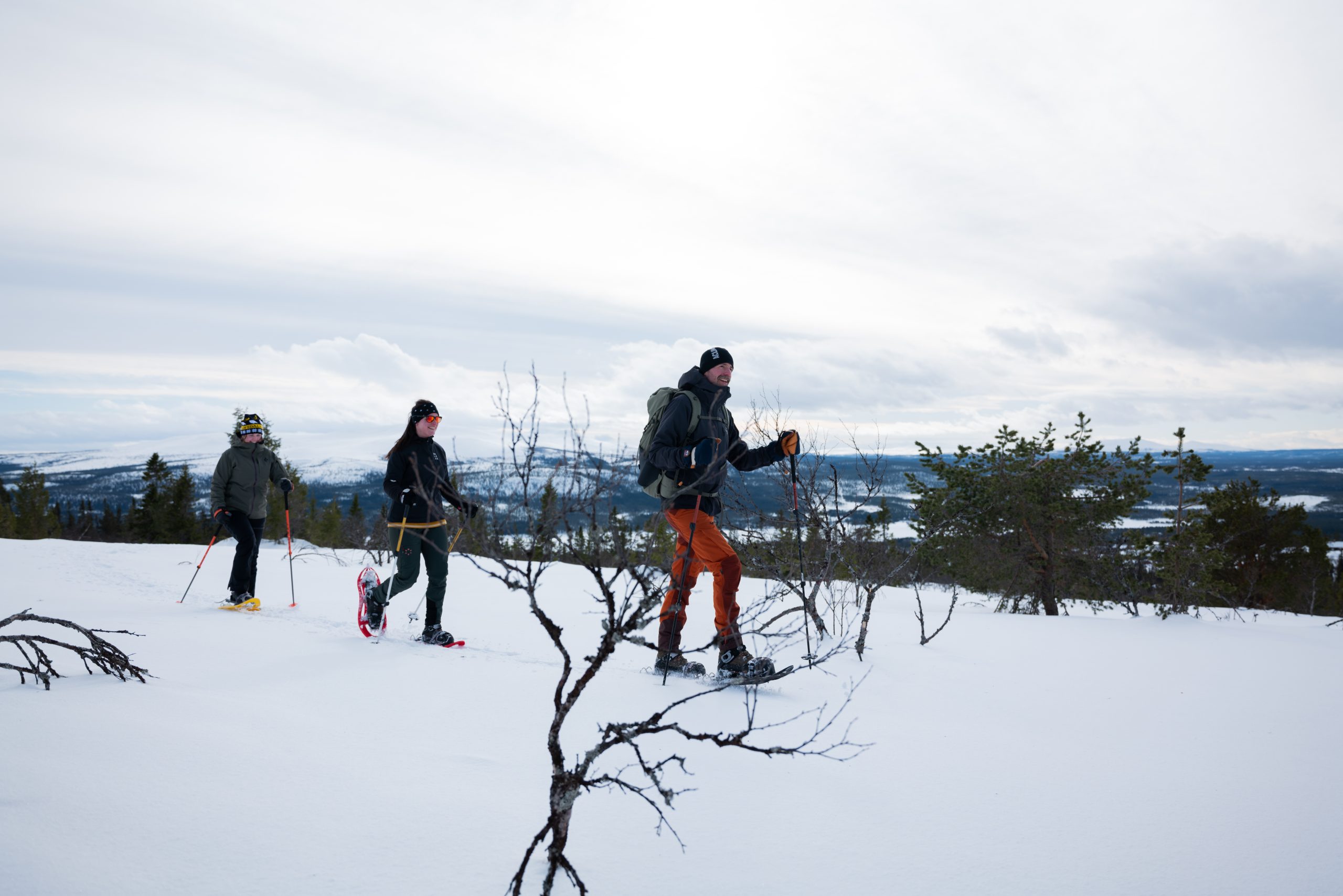 snowshoe-hike-2 Guidet sneskovandring gennem vinterskoven