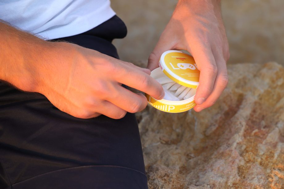 What Happens if you Accidentally Swallow a Nicotine Pouch? Swenico