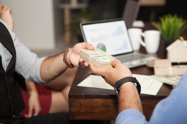 Forbrukslån for å Betale Gjeld – Smart Refinansiering eller Felle?