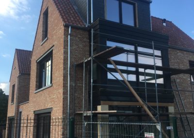 Houten buitenschrijnwerk zwart schilderen