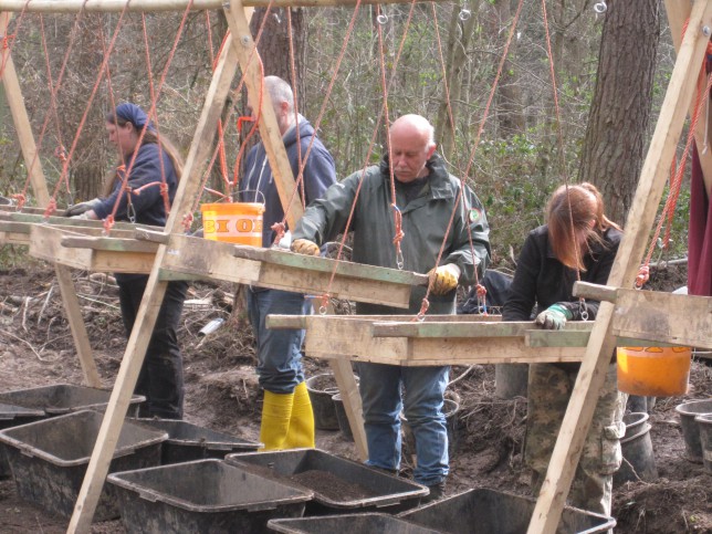 Die historischen Hintergründe der Grabungsarbeiten im Wald von Buschhoven