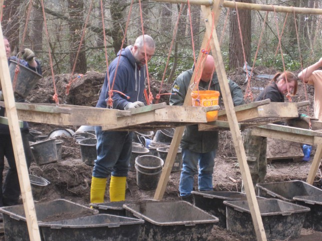 Die historischen Hintergründe der Grabungsarbeiten im Wald von Buschhoven