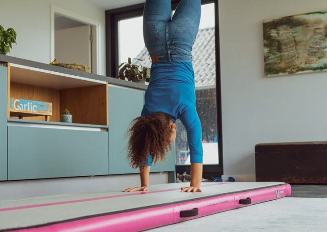 air track handstand