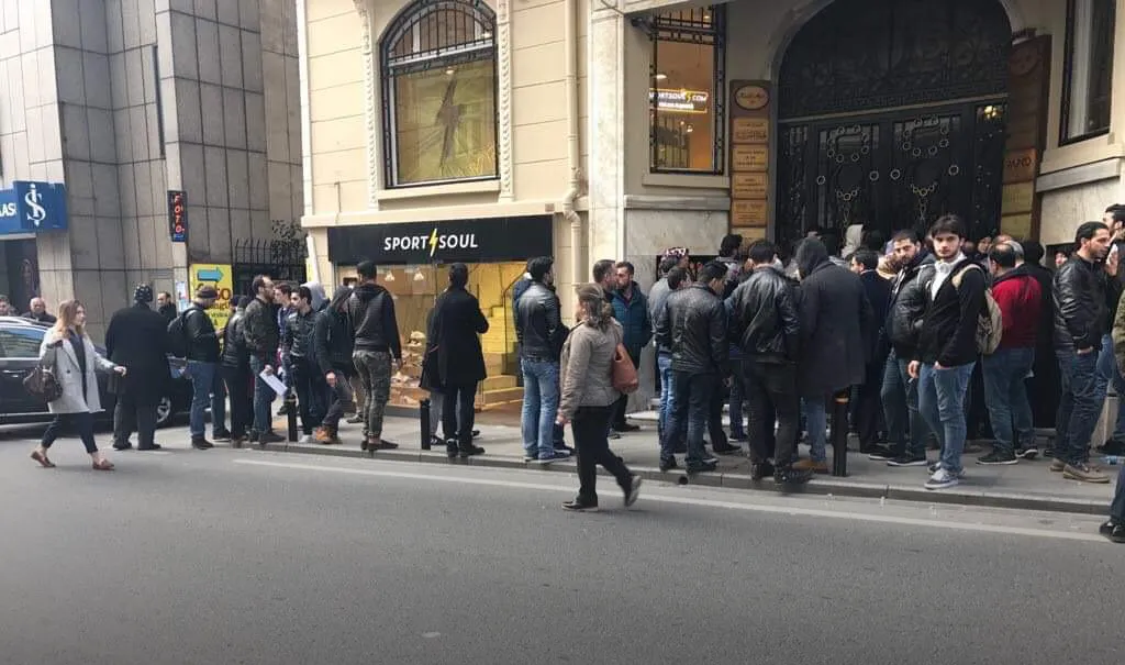 استخراج جواز السفر في تركيا للسوريين...قوانين حكومية وتعقيدات في التنفيذ