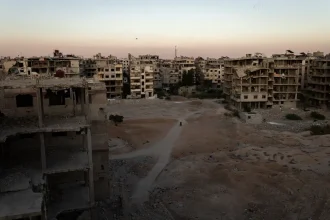 «الخليج يقود التموضع في سوريا الجديدة»: قراءة في تقرير نيويورك تايمز