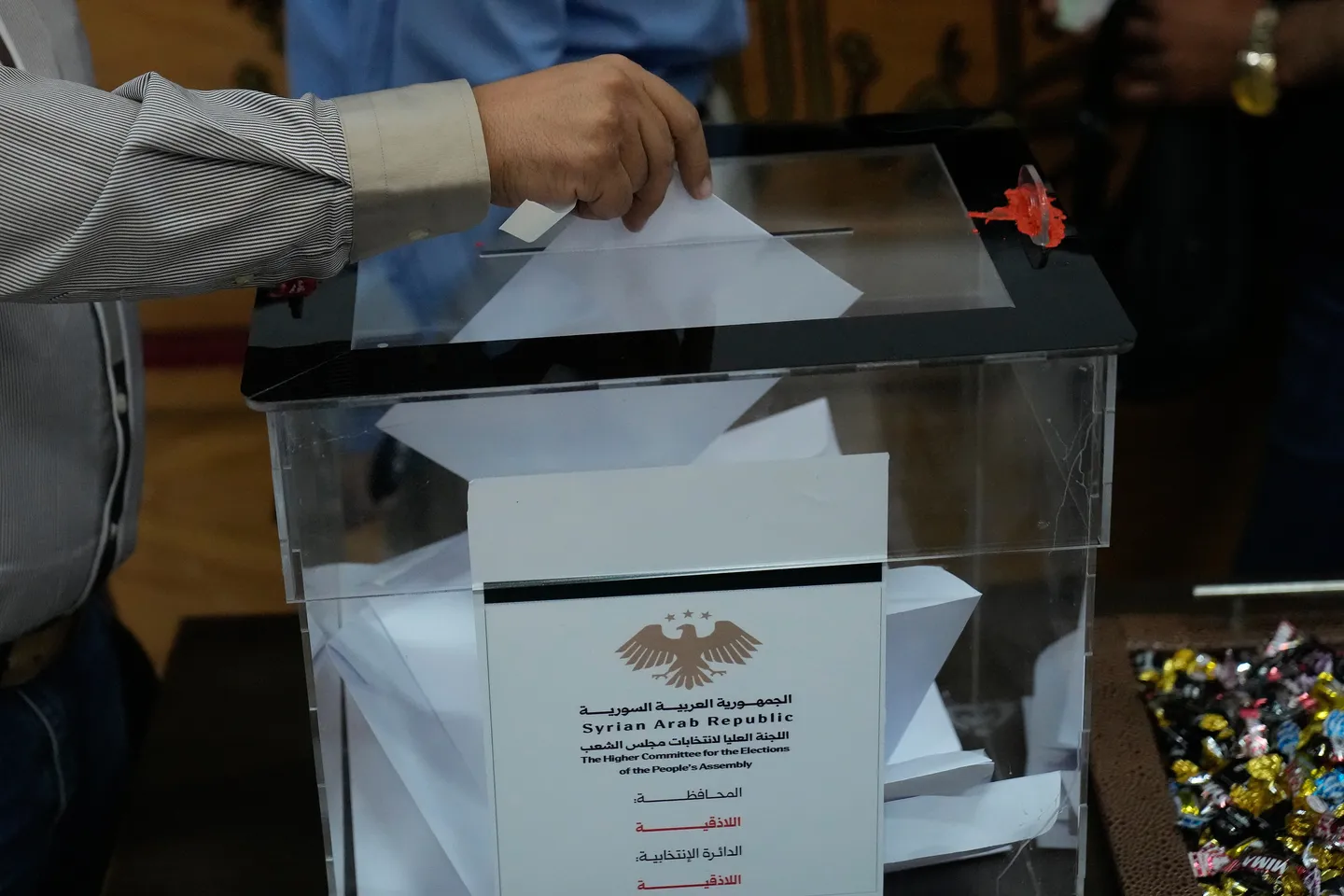 تقرير معلوماتي: التصويت لتأسيس أول برلمان بعد الأسد