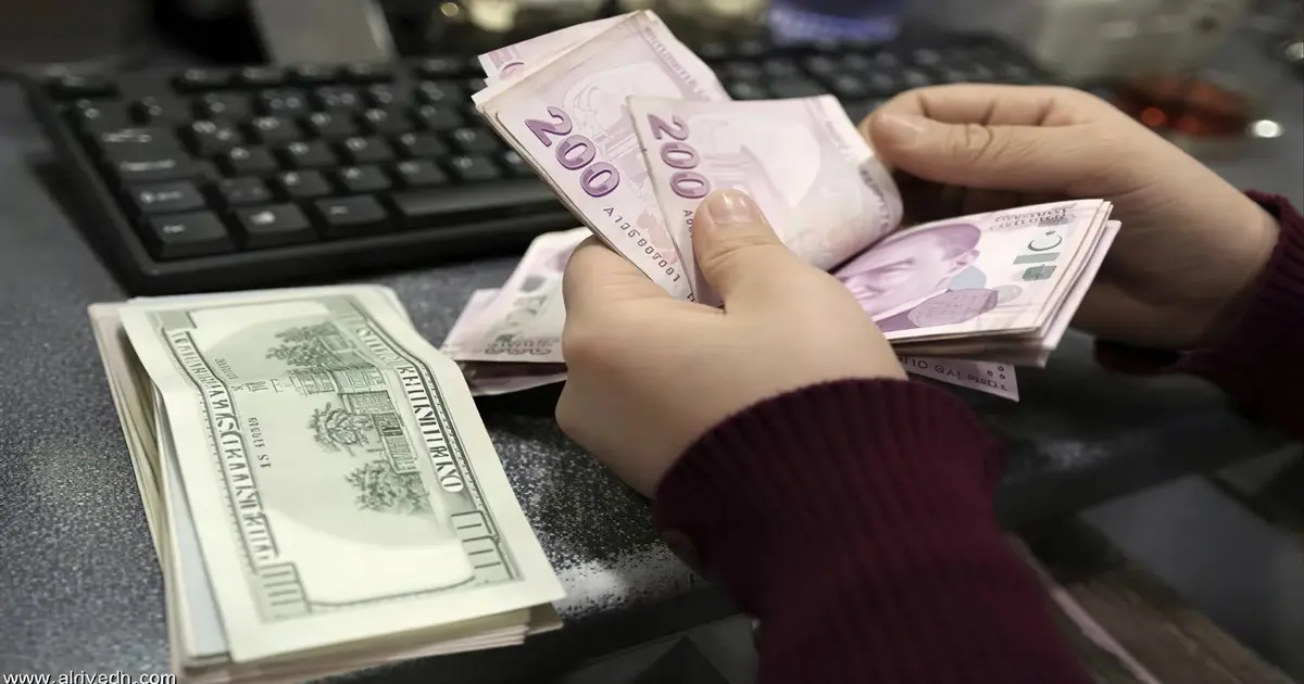 بين الليرتين.. من يربح المعركة؟ إدارة عفرين تفرض التسعير بالعملة السورية