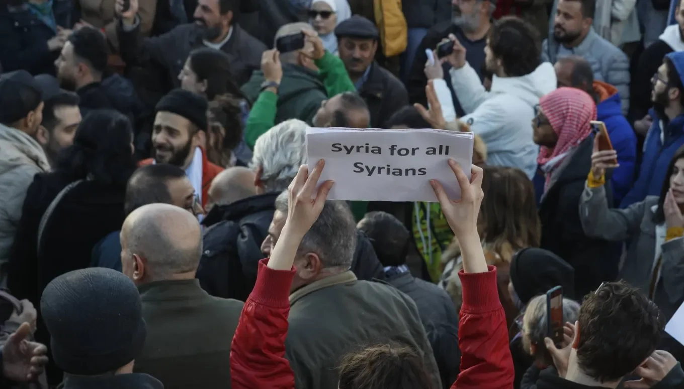 أين تعيش أنت.. في سوريا أم في Syria؟