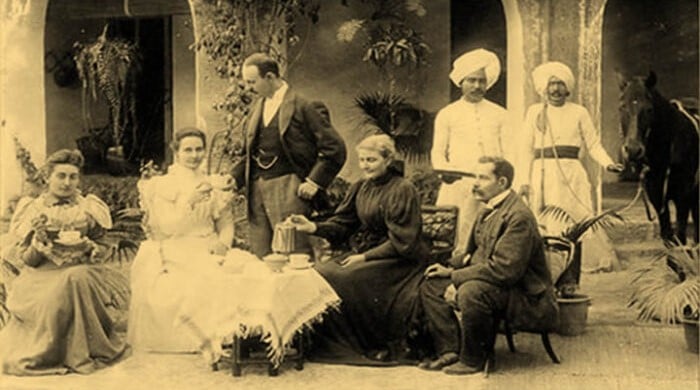 Memsahibs and their servants