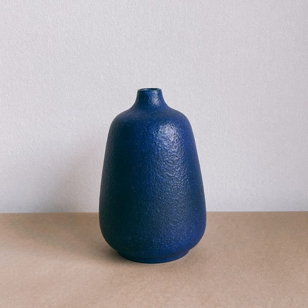 Minimalist pottery Ruscha vase