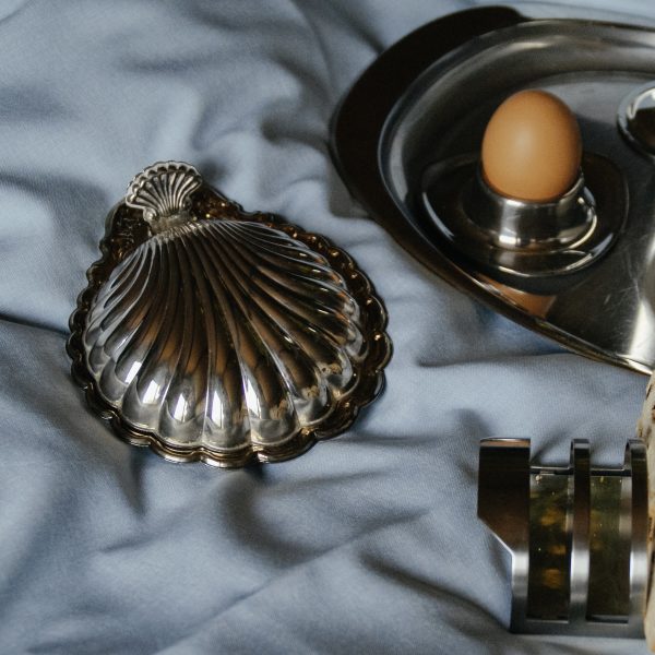 Breakfast in bed - Sea shell dish silver plated