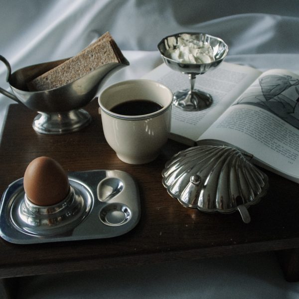 Breakfast in bed - Manco Plate sea shell dish