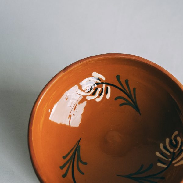 Earthenware breakfast bowls