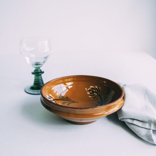 Earthenware breakfast bowls