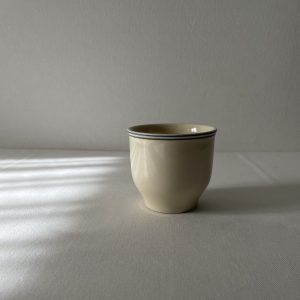 Handle-less coffee mug