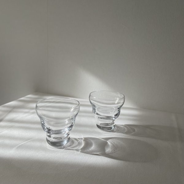 Wavy water glasses