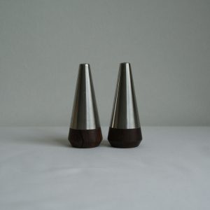 Mid century pepper & salt shaker