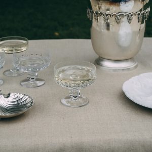 Short stemmed champagne coupe