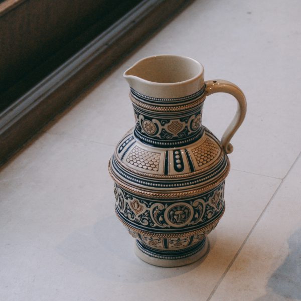 Norwegian jug in blue-red