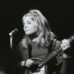 Tages
Foton från Popsan 1965 Doris Svensson, vår tjej! Obs tungan..
Foto Hans Sidén | Copyright Henrik Hagberg | Tages.nu