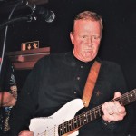 Tages
Sista bilden för nu, i denna fotoserie, men... 7(7) Här följer separata bilder från Tages spelning i Stockholm med Bernt Ridderström som DJ på ett 60 års kalas 30-1-2004.
- Här vår allas Anders Töpel i detta super gigg.
Foto Bernt Ridderström | Copyright Henrik Hagberg