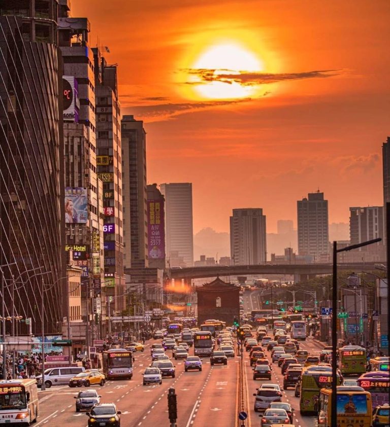 Taipei Sunset on Zhongxiao West Road