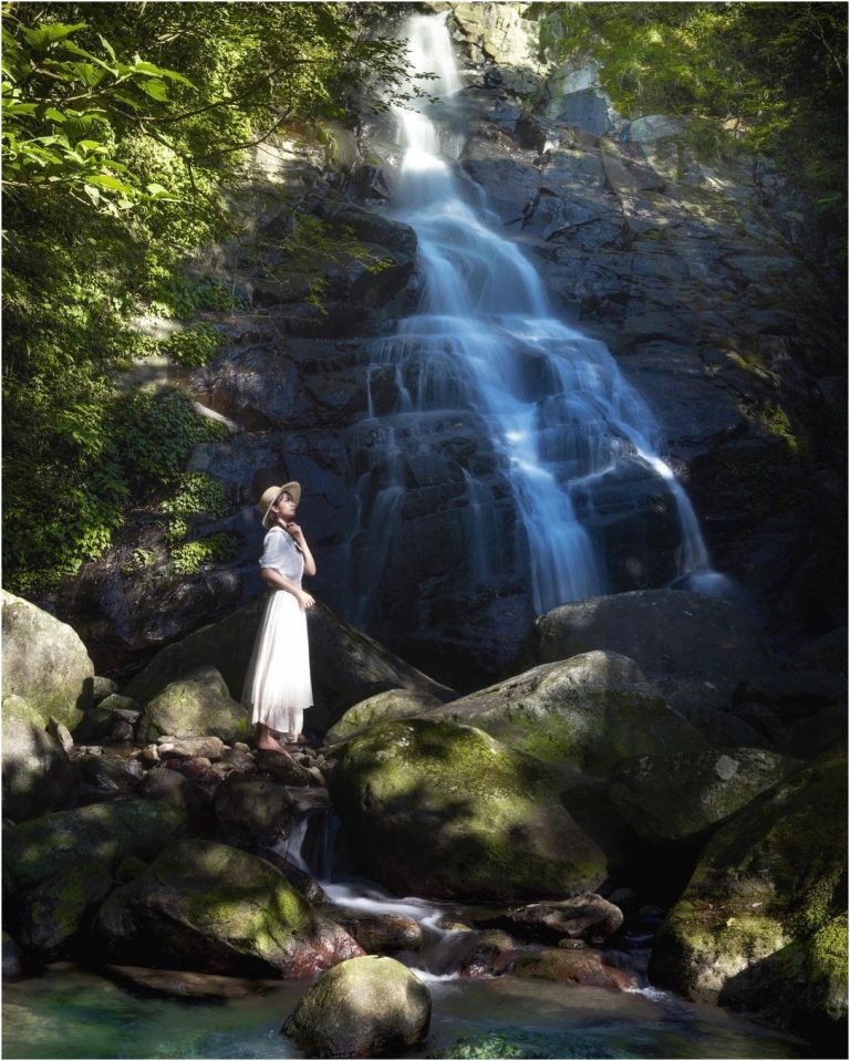 North Taiwan “Green Mountain Waterfall” in Shimen District, where forests, rocks, bridges, streams and waterfalls are surrounded by phytoncides and negative ions, and where you can enjoy nature’s clean breath