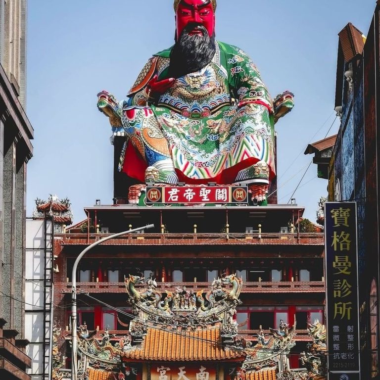 The Nantian Temple in Taichung has the largest statue of Holy Emperor Guan in central Taiwan!