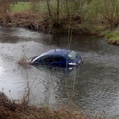 takelen uit het water