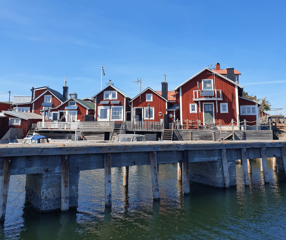 Rönnskär (Söderhamn) is a small island in the archipelago from Hälsingekusten.