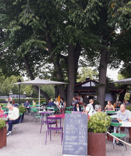 In the middle of Kungsträdgården you'll find a cute tea house with a terrace where Stockholmers enjoy the sun and their fika.